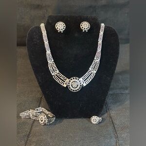 Elegant Silver Jewelry Set